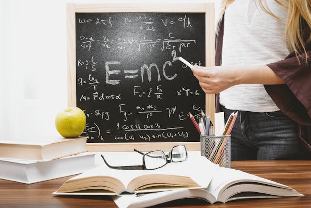 O COLAPSO DA EDUCAÇÃO
