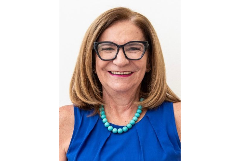 Assessora IV da Fatec-SP: Prof&ordf;. Esmeralda Macedo Serpa